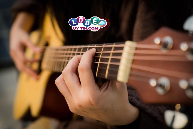 Giải mã giấc mơ guitar - Mơ thấy đàn guitar đánh con gì? 1 Giải mã giấc mơ guitar - Mơ thấy đàn guitar đánh con gì?